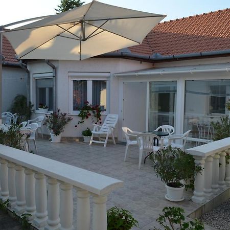 Henrietta - Violetta Apartman Hajdúszoboszló 外观 照片