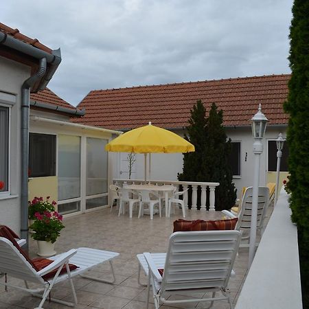 Henrietta - Violetta Apartman Hajdúszoboszló 外观 照片