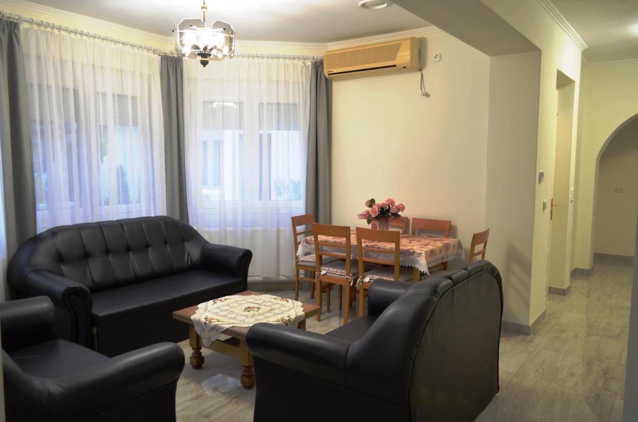 Henrietta - Violetta Apartman Hajdúszoboszló 外观 照片
