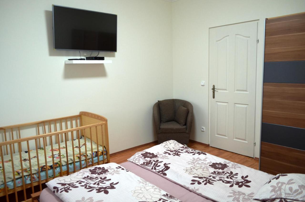 Henrietta - Violetta Apartman Hajdúszoboszló 外观 照片