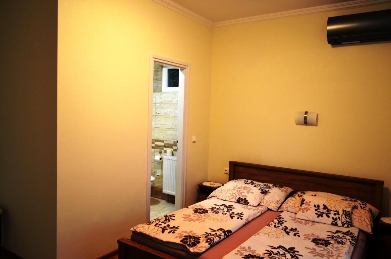 Henrietta - Violetta Apartman Hajdúszoboszló 外观 照片