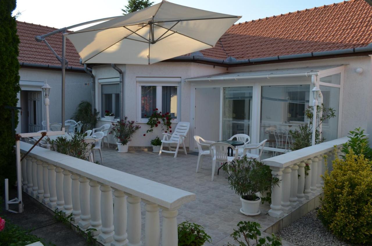 Henrietta - Violetta Apartman Hajdúszoboszló 外观 照片