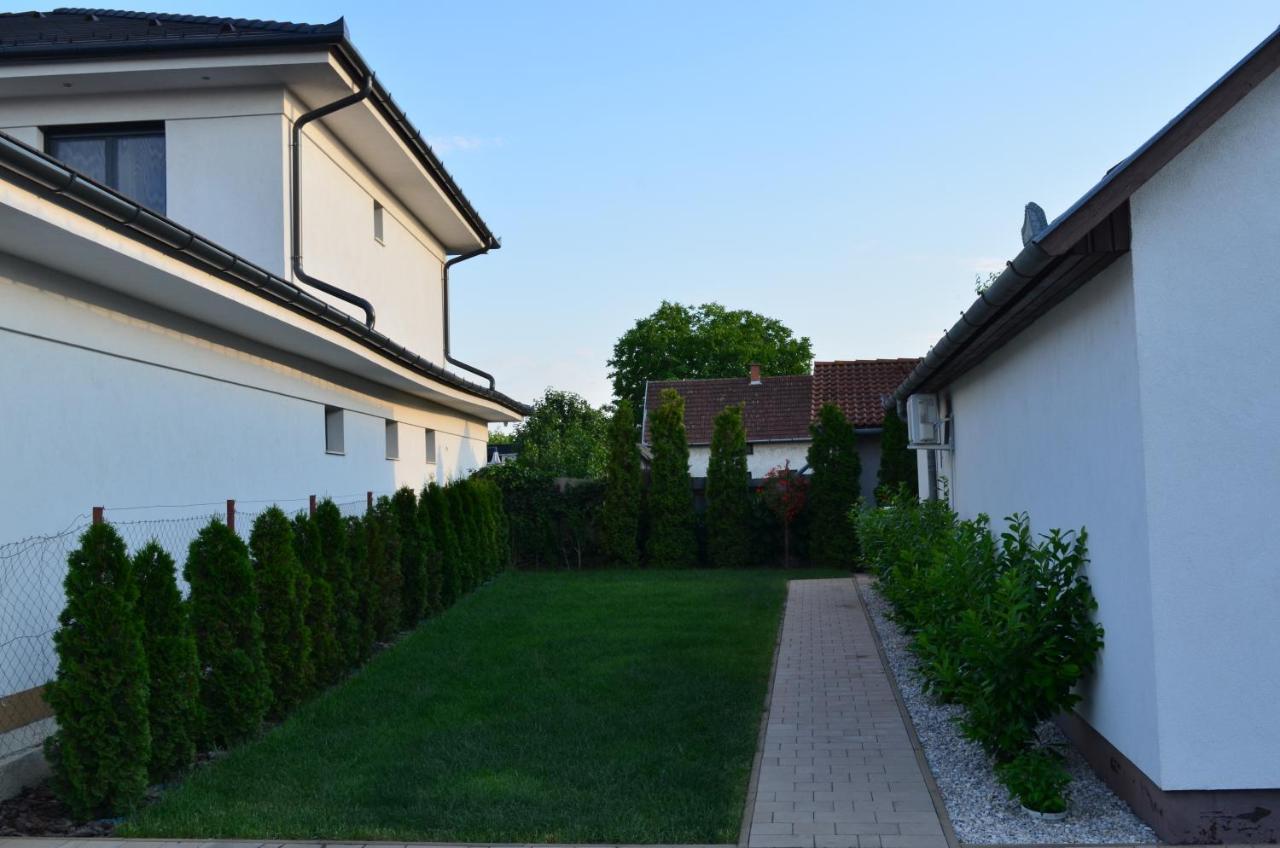 Henrietta - Violetta Apartman Hajdúszoboszló 外观 照片