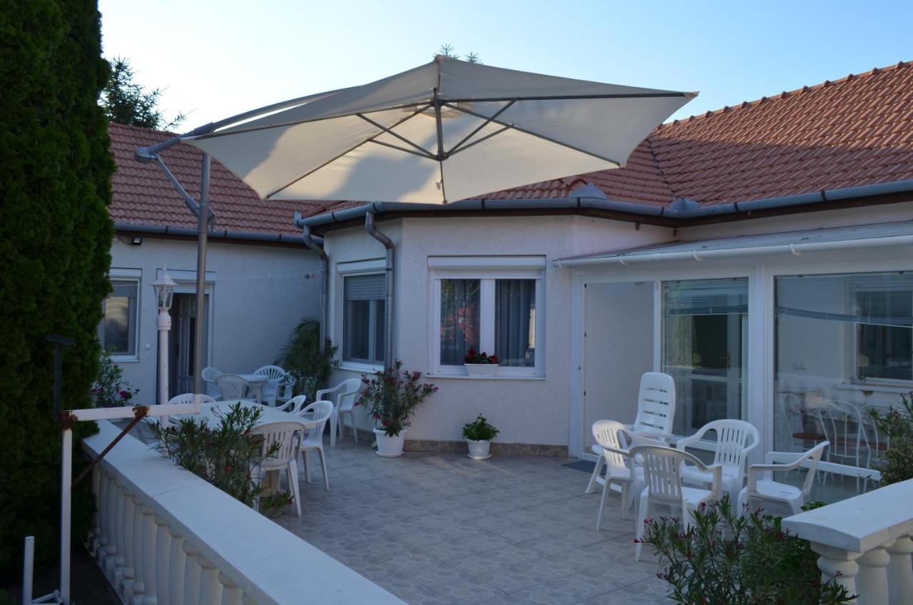 Henrietta - Violetta Apartman Hajdúszoboszló 外观 照片