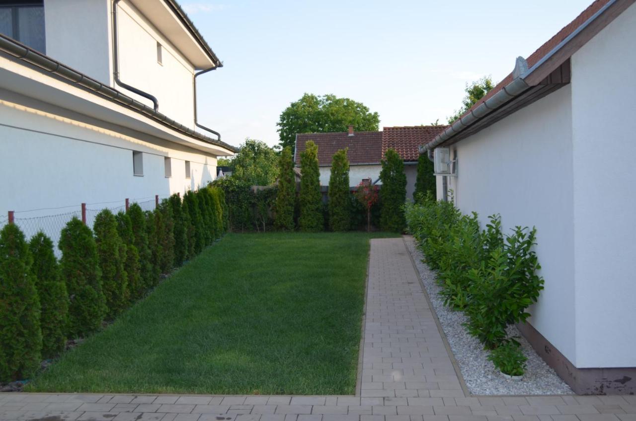 Henrietta - Violetta Apartman Hajdúszoboszló 外观 照片